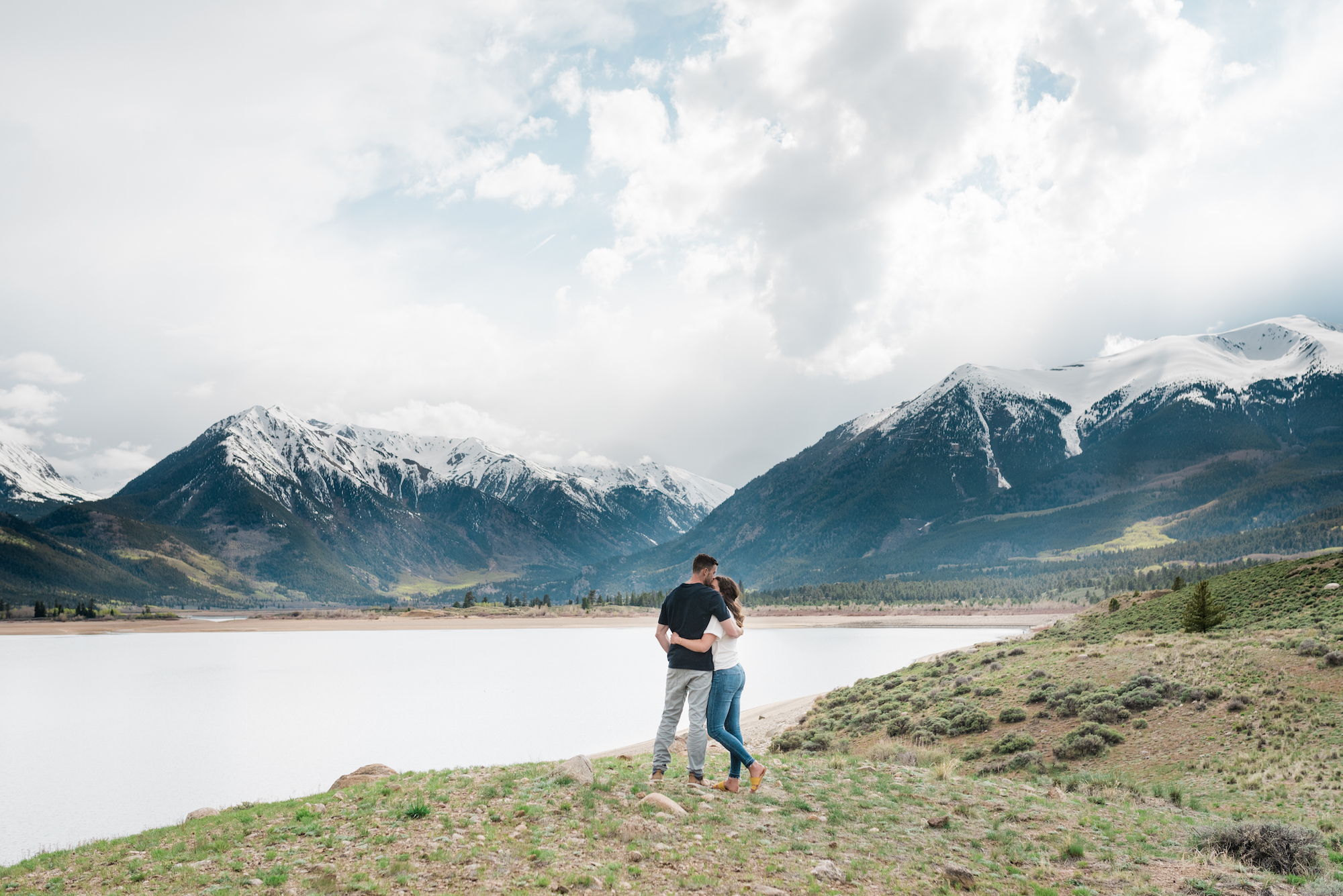 Twin Lakes Engagement photoshoot with mountains